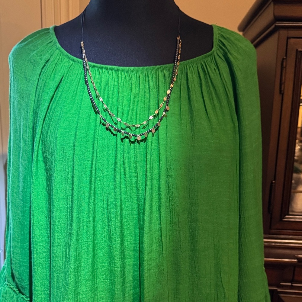 Kelly Green Women's Top with Sleeve & Hem Ruffle - 1X / XL - So Vibrant! - Picture 2 of 11